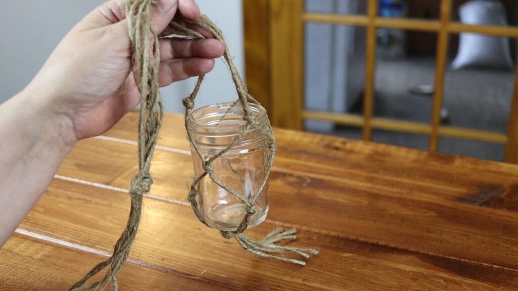 showing a finished jute twine candle holder
