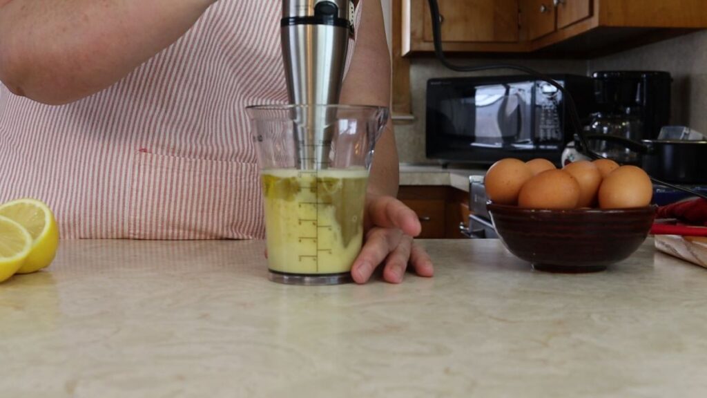 using an immersion blend to make mayonnaise at home