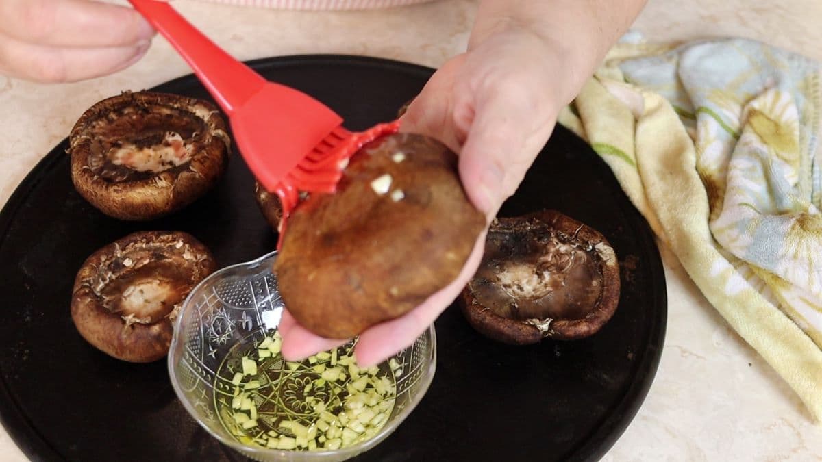 The Best Stuffed Mushrooms || Made With Easy Shrimp Scampi Stuffing