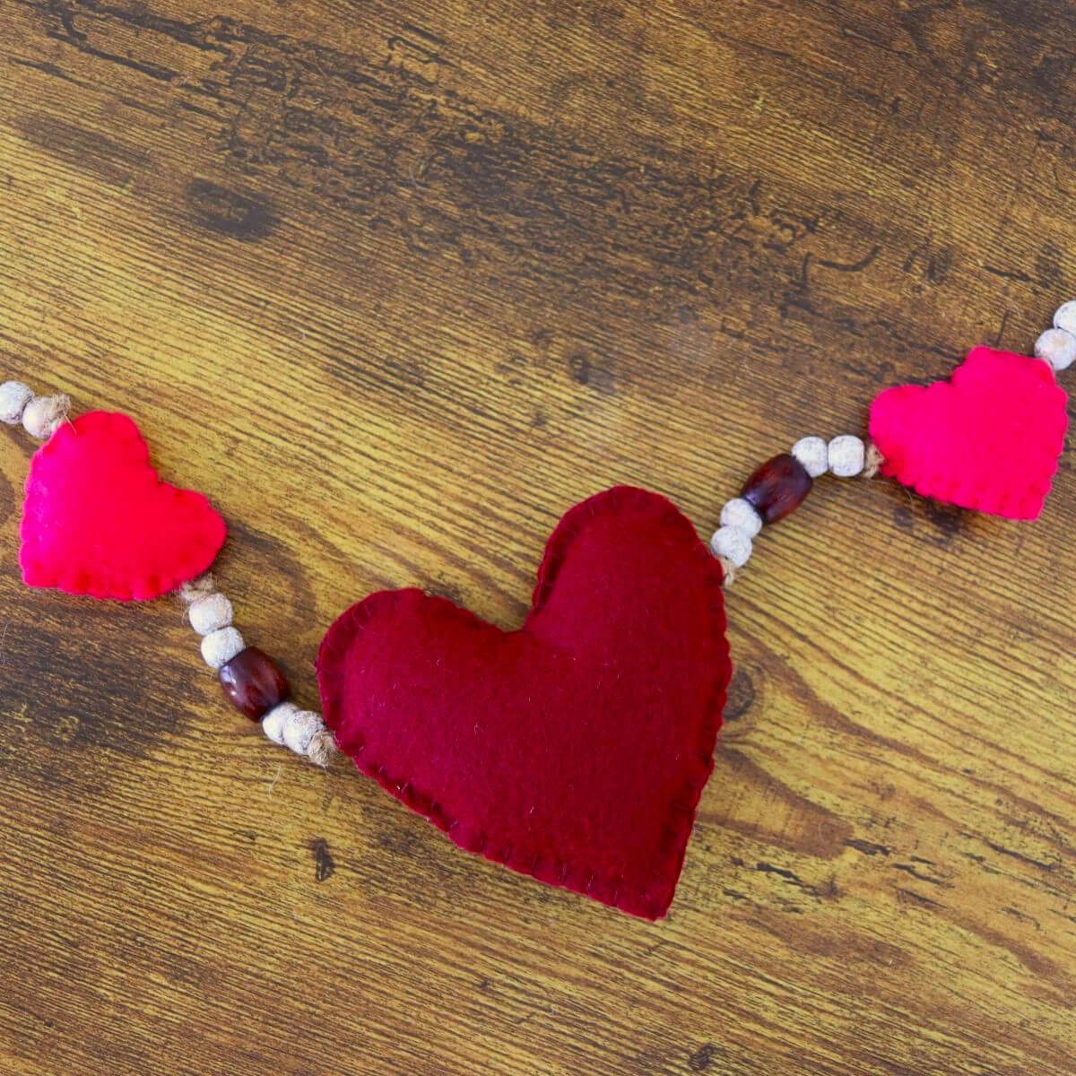 DIY Felt Heart Garland