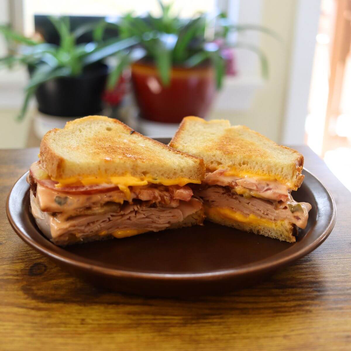 Turkey Club Melt Sandwich Recipe (Friendly’s SuperMelt Copycat)
